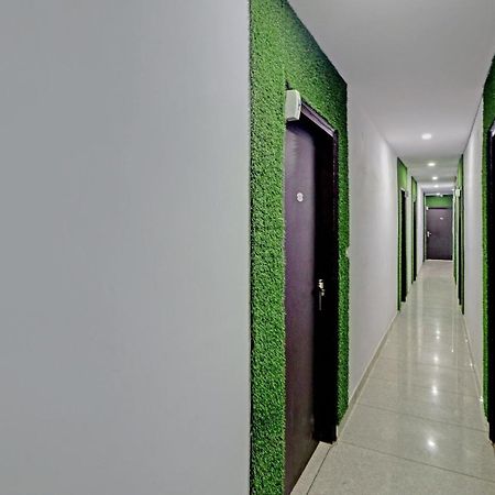 Oyo 81168 Collection O Dwarka Mor New Delhi Exterior photo