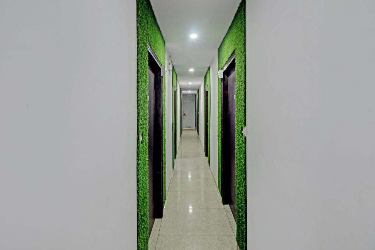 Oyo 81168 Collection O Dwarka Mor New Delhi Exterior photo