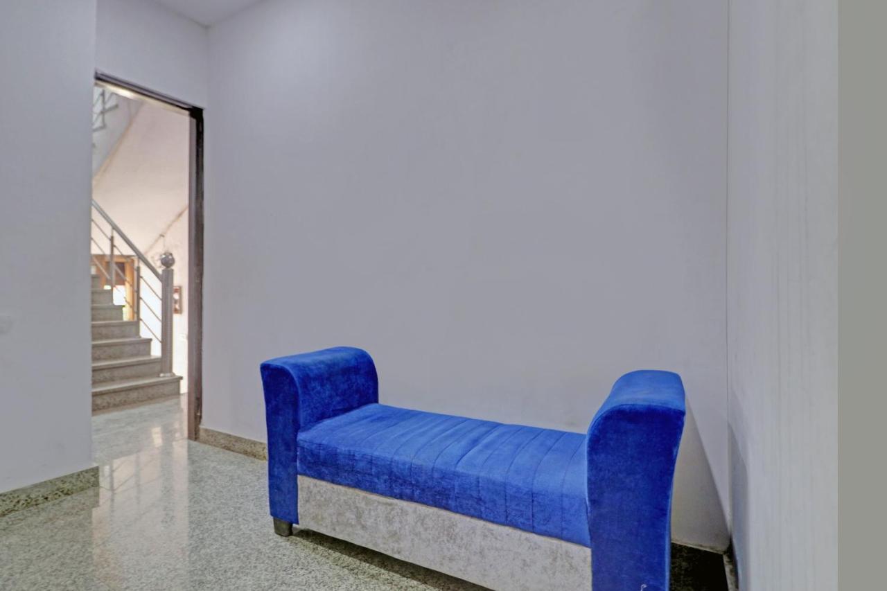 Oyo 81168 Collection O Dwarka Mor New Delhi Exterior photo