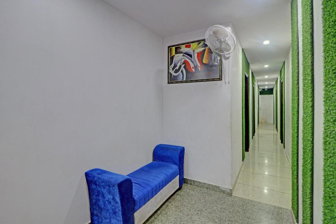 Oyo 81168 Collection O Dwarka Mor New Delhi Exterior photo
